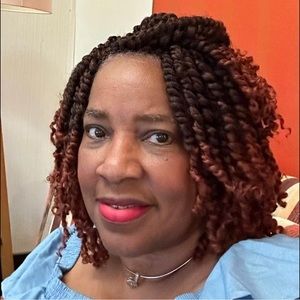 Meet your Posher, Phyllis